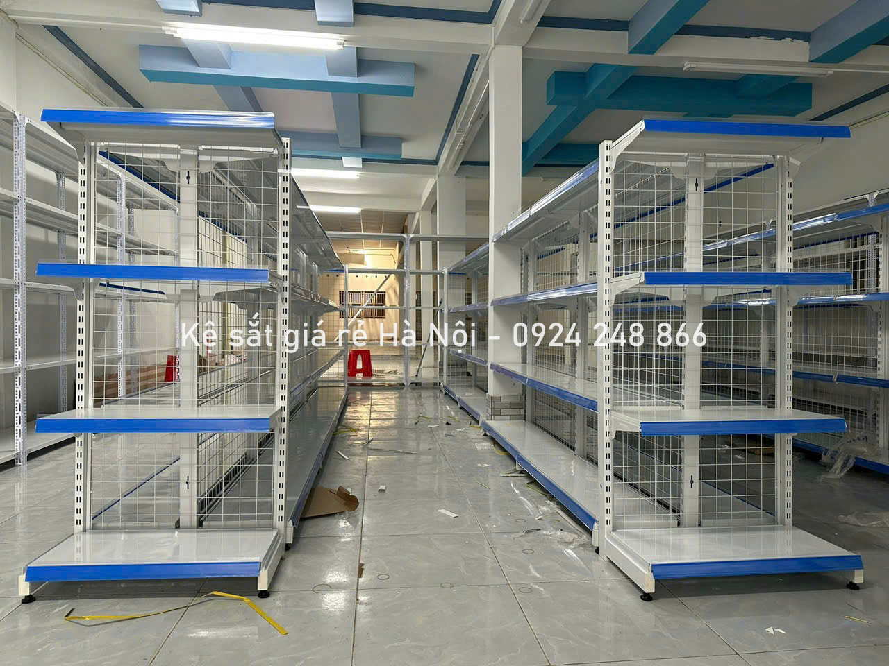 Kệ siêu thị Hà Nội là sản phẩm không thể thiếu trong các cửa hàng tạp hoá, siêu thị mini...